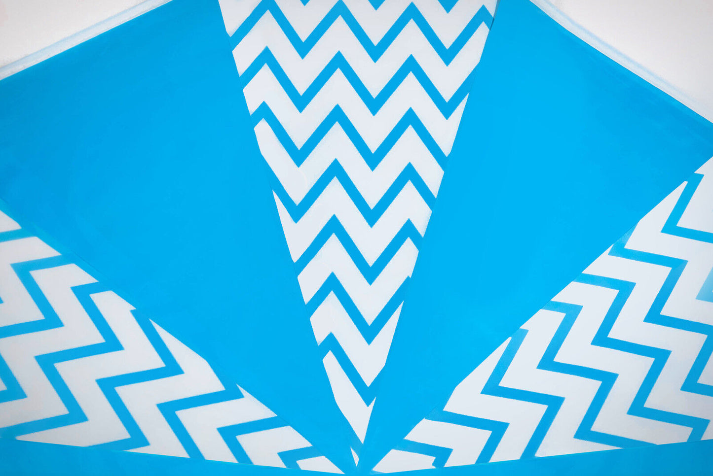 Blue Zig Zag 10m Triangle Bunting