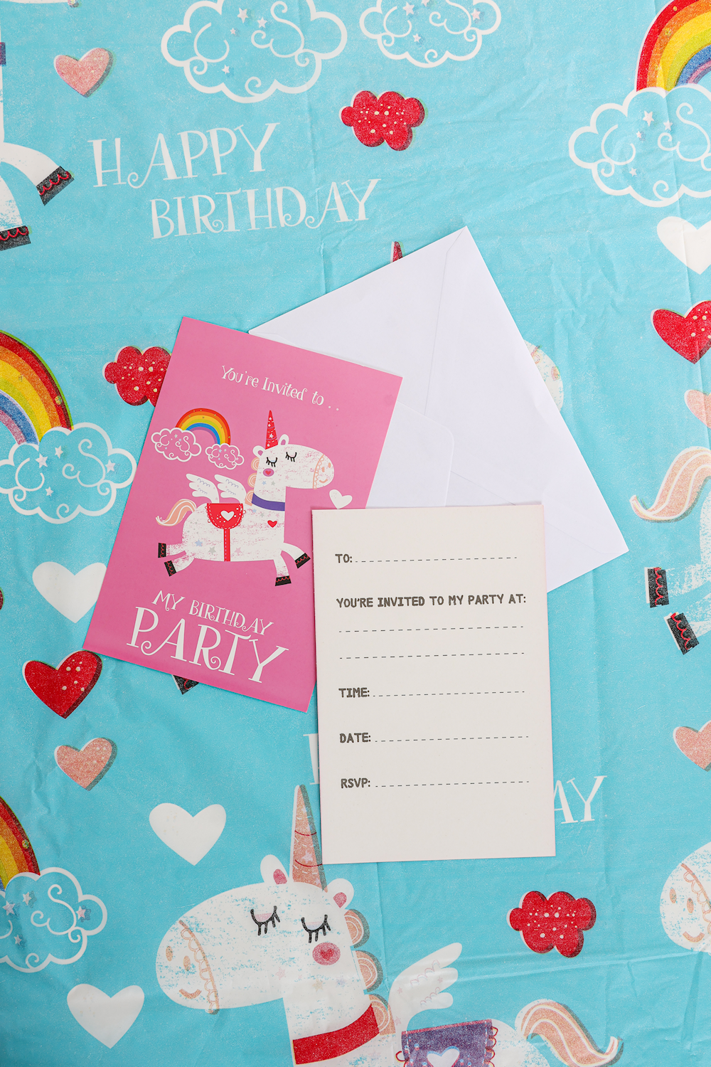 16 Unicorn Party Invites & Envelopes